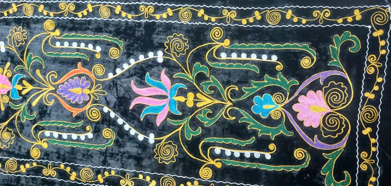 1970-yillardagi suzane, o‘lchami 2,60 × 80 sm 3