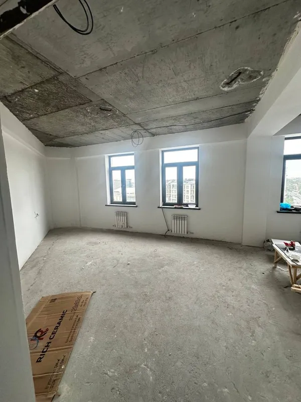 4 xonali kvartira, 130 m2, Yakkasaroy 3