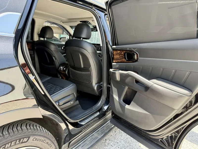 Продается Kia Sorento 3,5 4 Продается Kia Sorento 3,5 4