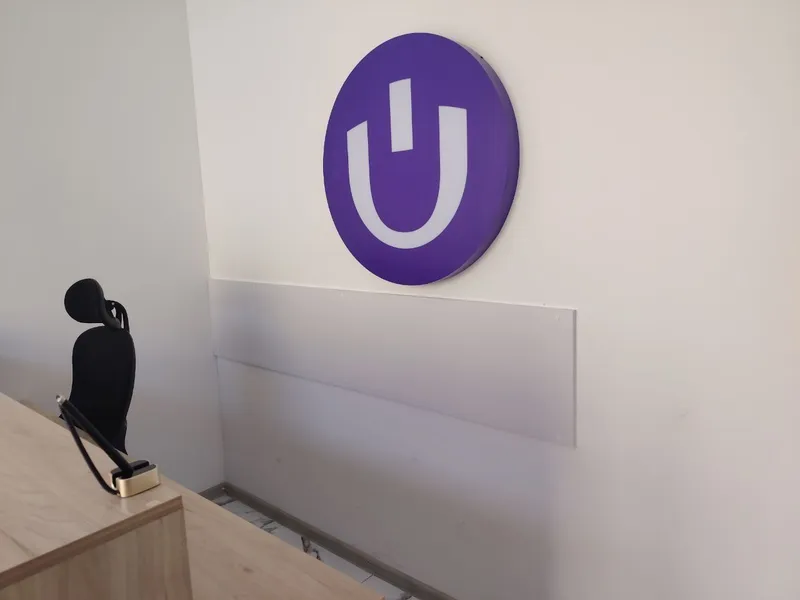 UZUM buyurtmalarni topshirish punktlari uchun mebel 6