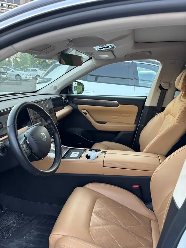 Продается Leapmotor C11 hybrid 2 Продается Leapmotor C11 hybrid 2