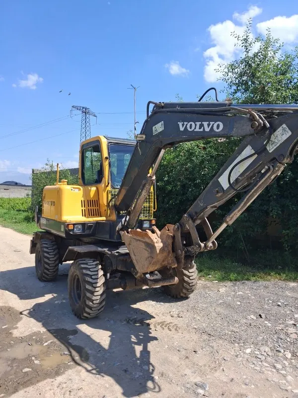 Volvo 55 ekskavatori sotiladi