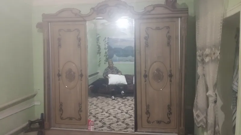 Shkaf sotiladi Shkaf sotiladi