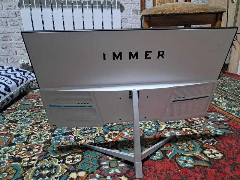 Immer monitor, holati yaxshi 2 Immer monitor, holati yaxshi 2