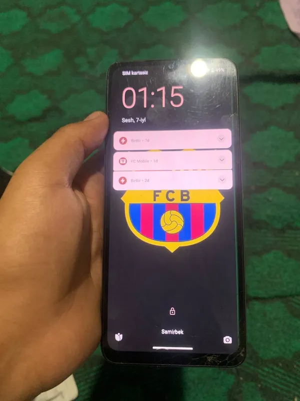 Телефон 3