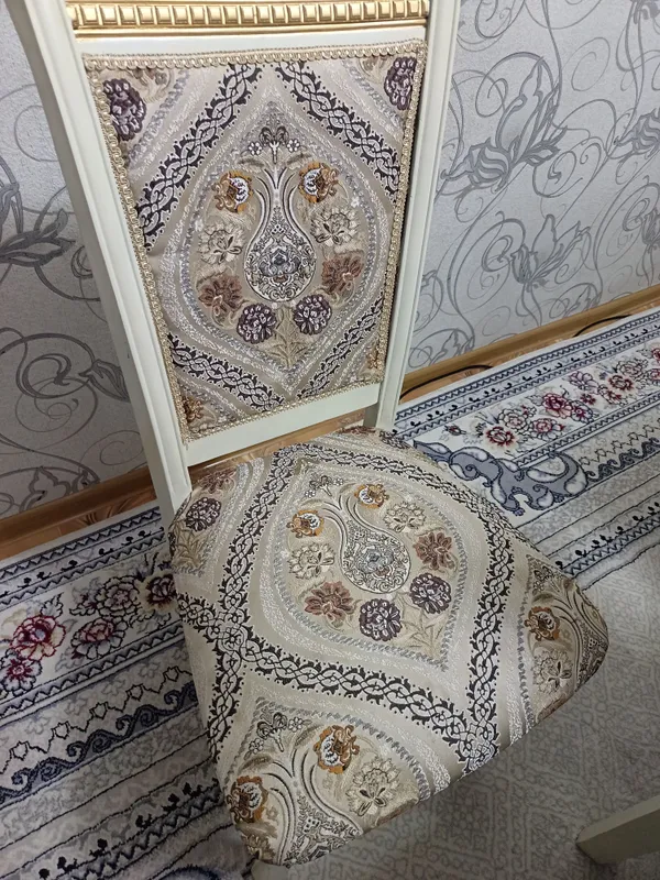 Продаётся стул 3 Продаётся стул 3