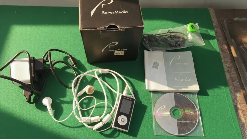 MP3-плеер RoverMedia Aria Z5 4 MP3-плеер RoverMedia Aria Z5 4