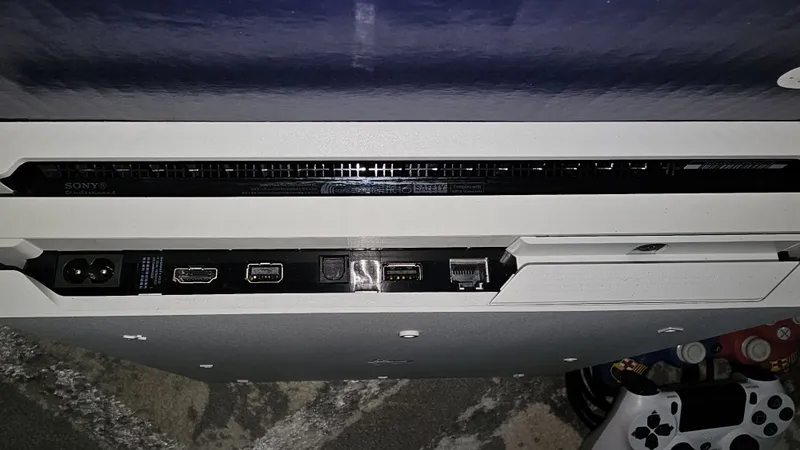 PlayStation 4 pro 1 TB 4