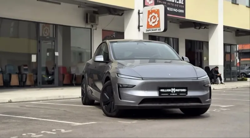 Tesla Model Y 2025 AWD (All-Wheel Drive) - 750km — фото 2