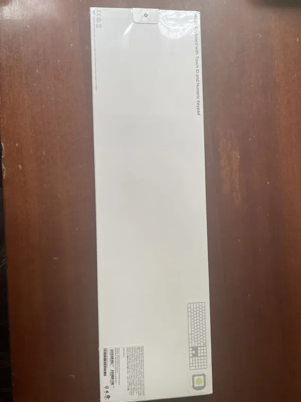 Apple Magic keyboard with touch ID and numeric keypad 4