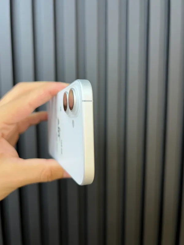 iPhone 16 5