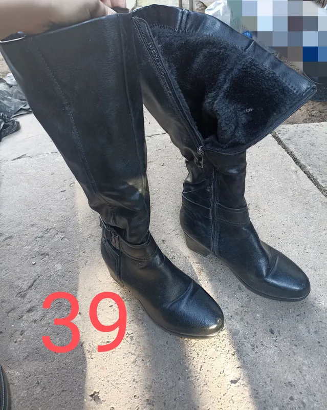 Ayollar oyoq kiyimi 38–39 o‘lcham 3 Ayollar oyoq kiyimi 38–39 o‘lcham 3