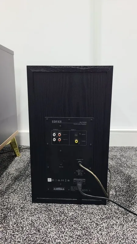 Edifier R2750DB sotiladi 5