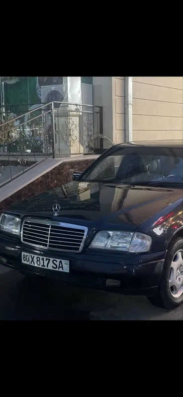 Срочно продаю машину Mercedes 180 1 Срочно продаю машину Mercedes 180 1