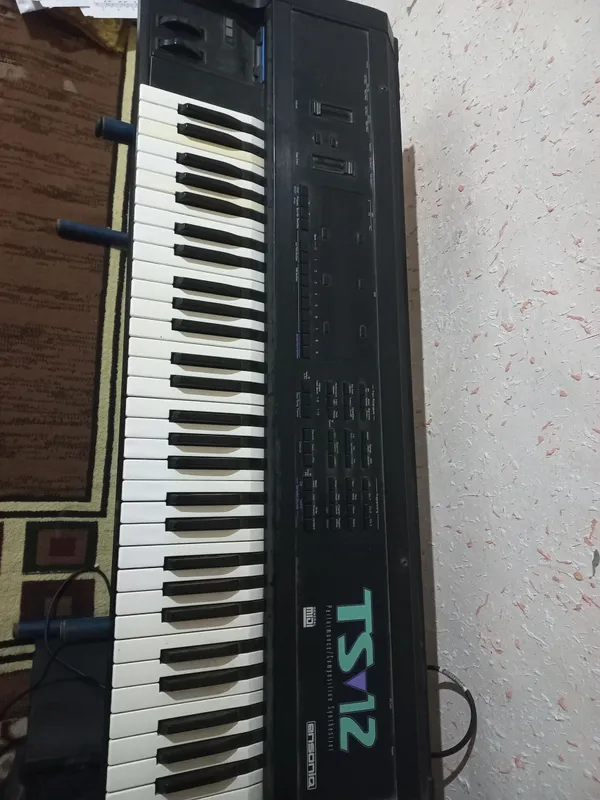 Ensoniq ts 12 ts-10 qilingan chalishga tayyor