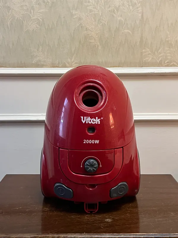 Пылесос Vitek VT2000 2 Пылесос Vitek VT2000 2