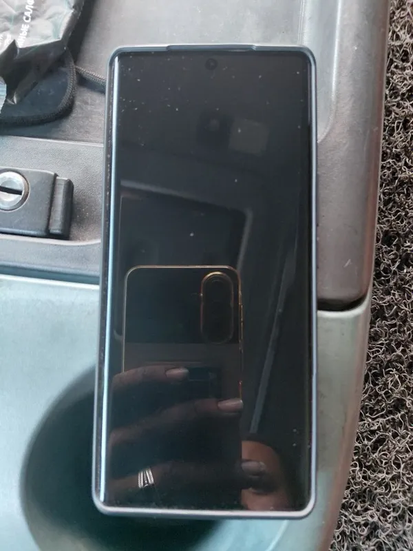 Vivo V30 e karobka dakument 1