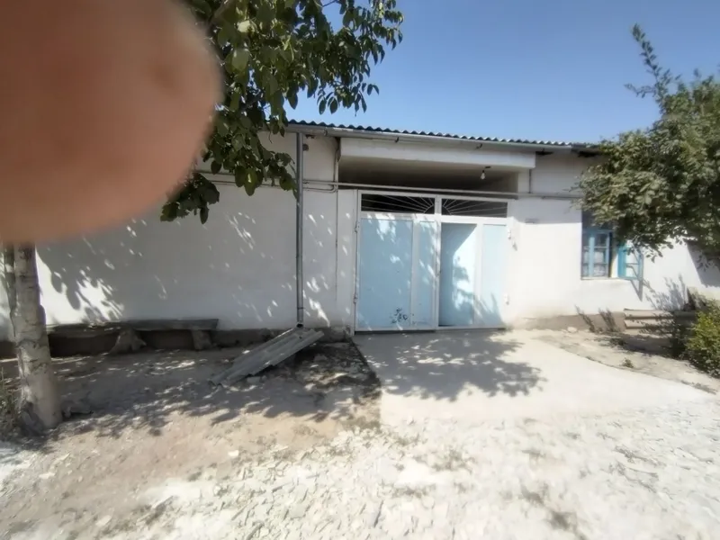 Uchastka sotiladi uyimizi xamma sharoitlari bor