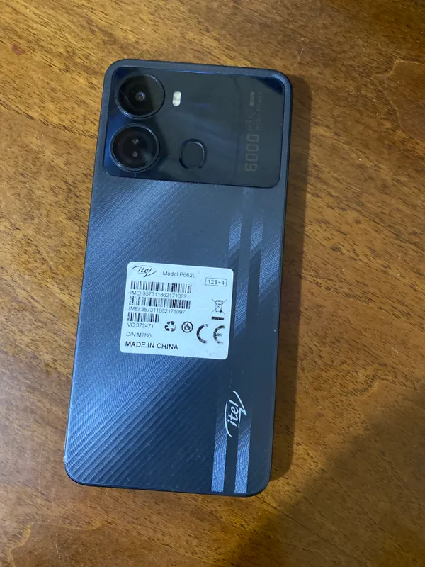 ITEL P40 Состояние идеальное, треснутое место не экран, защитное стекло 2