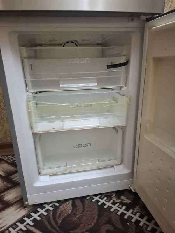 Продаётся Холодильник двухкамерный Artel 4 Продаётся Холодильник двухкамерный Artel 4