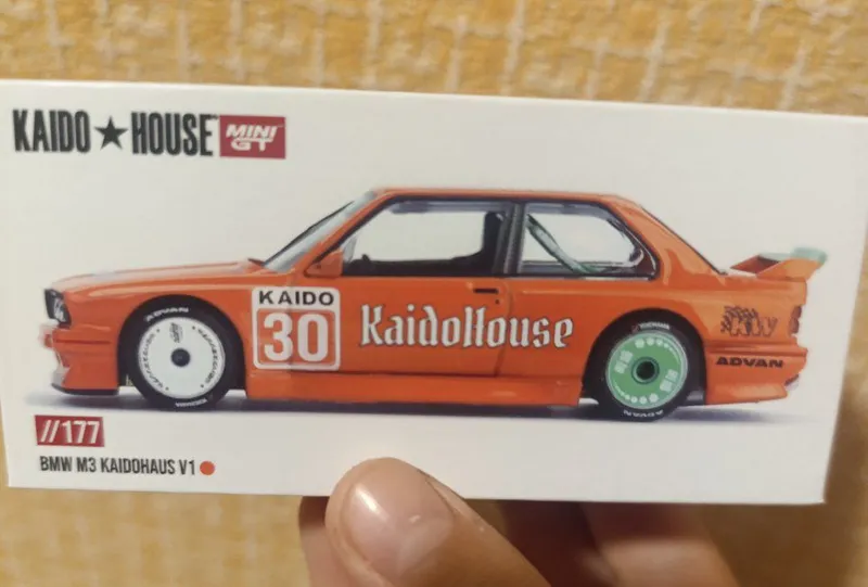 BMW e30 1/64 модель 6 BMW e30 1/64 модель 6