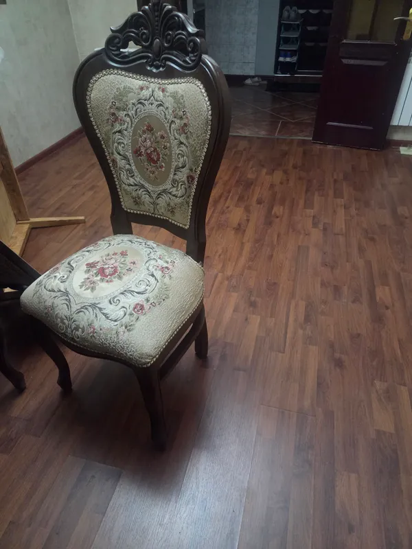 Продаётся столь и стулья 12 шт. 3 Продаётся столь и стулья 12 шт. 3