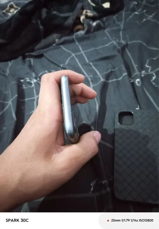 Iphone 11 64/100% 6 Iphone 11 64/100% 6