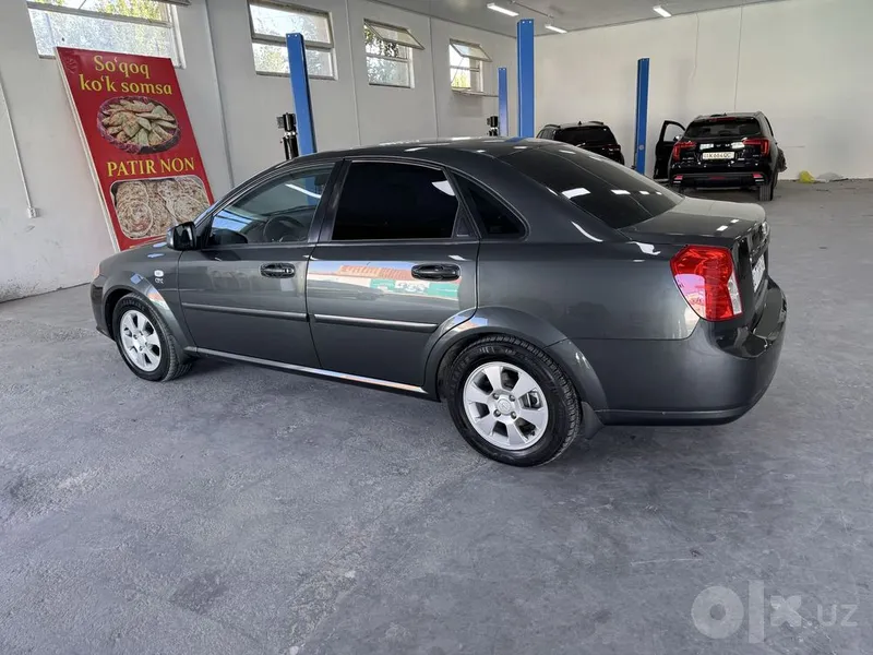 Jentra, мокрый асфальт, автомат 3 Jentra, мокрый асфальт, автомат 3