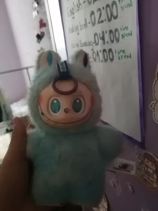 Labubu ko'k rang