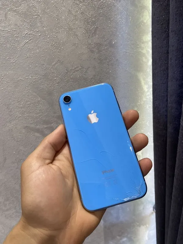 iphone xr . 1
