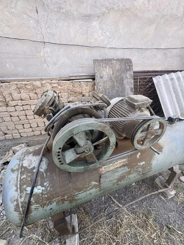 Kompressor 500 litr 380 voltda ishlidi 7,5 kw matori 1
