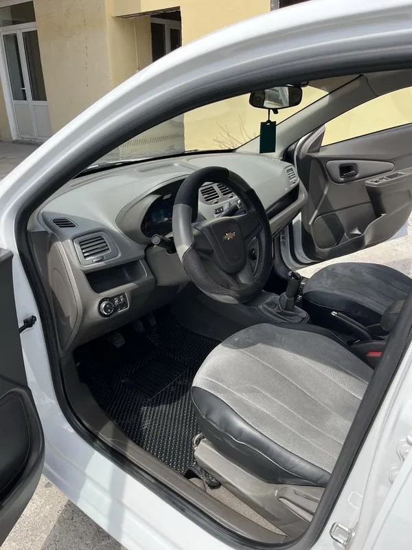 Chevrolet Cobalt — фото 1