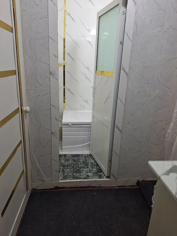 Срочна сдаеться,яккасарай 1ком 2этаж 260.$ 2