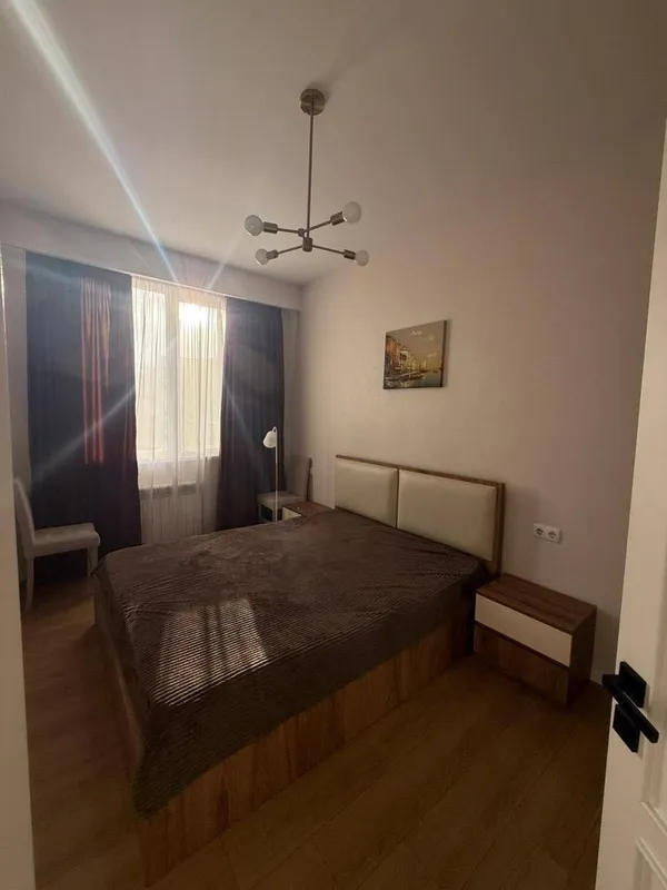 Срочно сдаю уютную 2х ком кв-ру 4/10 ЖК Yakkasaroy city ул.Бобура А1 — фото 2
