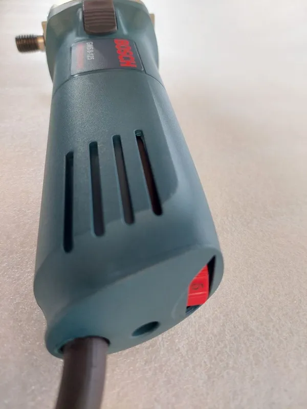 Болгарка BOSCH 125 мм с регулировкой 4 Болгарка BOSCH 125 мм с регулировкой 4