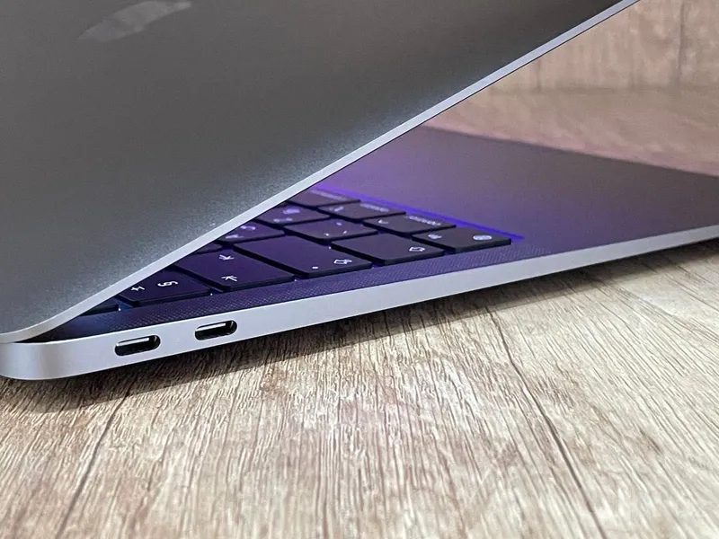 Open Box MacBook Air 13” Apple M1 / 16 GB / 512 GB 6 Open Box MacBook Air 13” Apple M1 / 16 GB / 512 GB 6