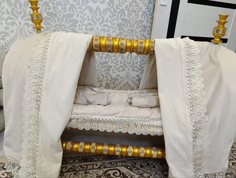 Beshik sotiladi xolati yaxshi 1