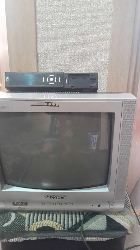 Prodayu retro Sony TV i tuner — фото 1