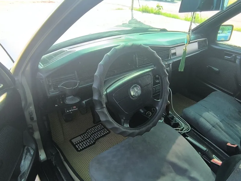 Mersedes benz w201 5 Mersedes benz w201 5