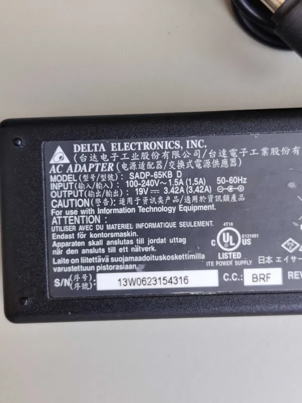 Блок питания зарядное устройство 19V 19В оригинал DC jack 3.5mm — фото 1