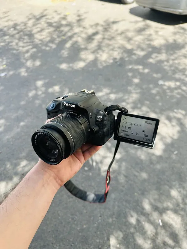 Yaxshi holatdagi foto va video uchun Canon 700D 1 Yaxshi holatdagi foto va video uchun Canon 700D 1
