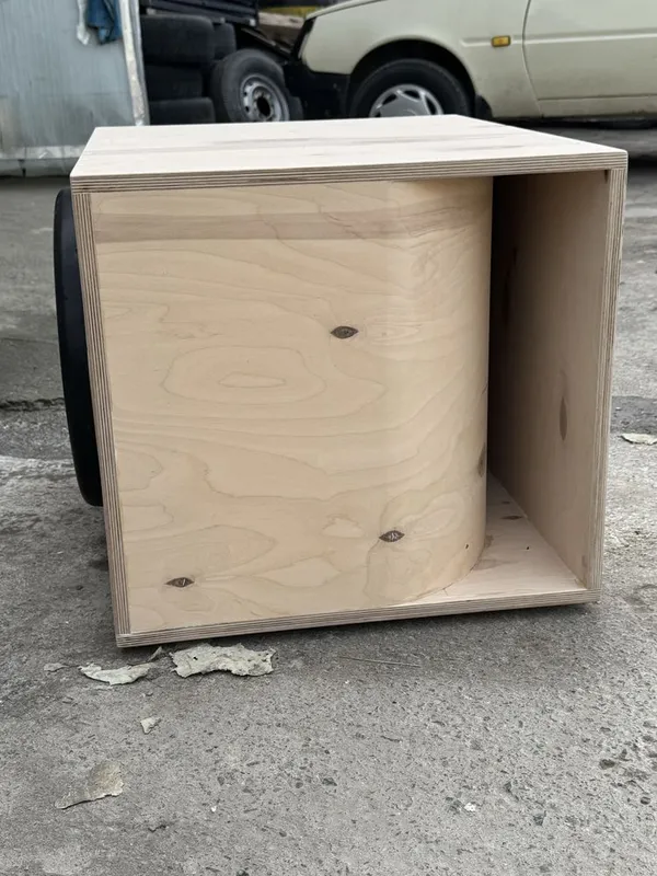Продам комплект ( усилитель и сабвуфер в коробе экспо )