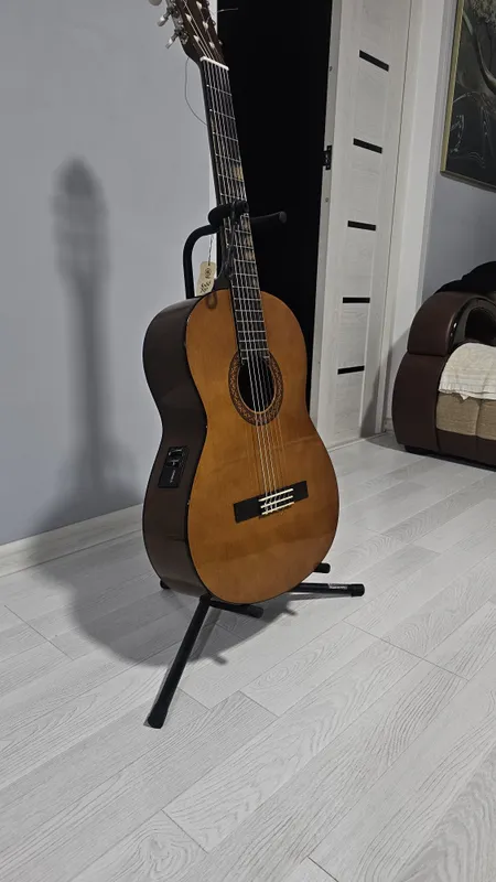 Продаётся гитара YAMAHA CX40 — фото 1