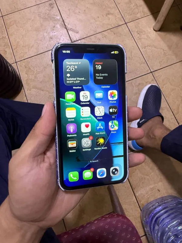iPhone 11 white 2 iPhone 11 white 2