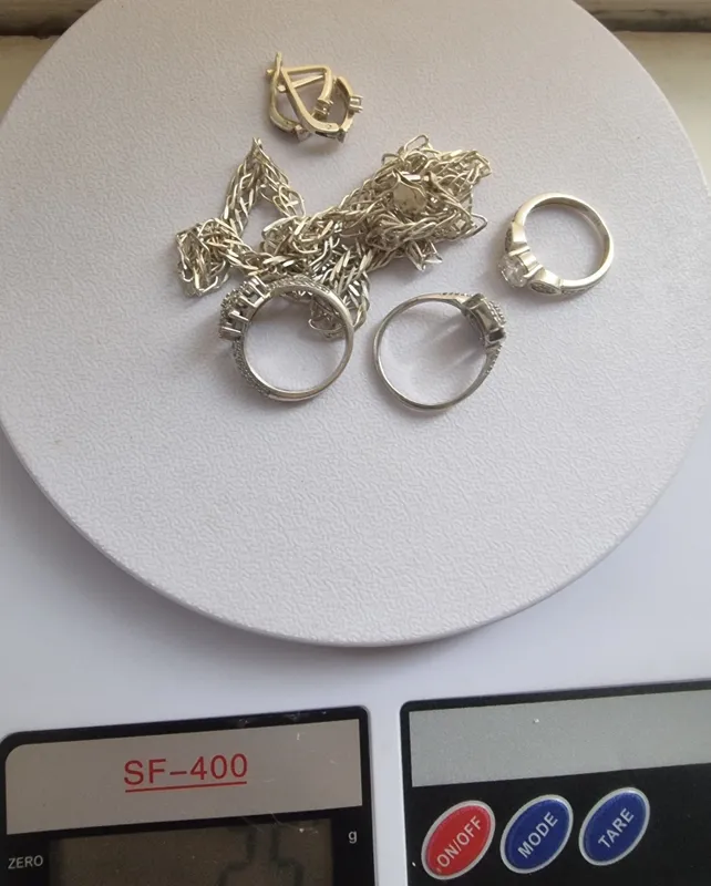 Kumush srochna sotiladi, gramini 45 mingdan bervoraman 2