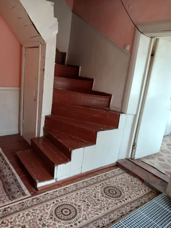 Hovli sentrdan sotiladi 6 Hovli sentrdan sotiladi 6