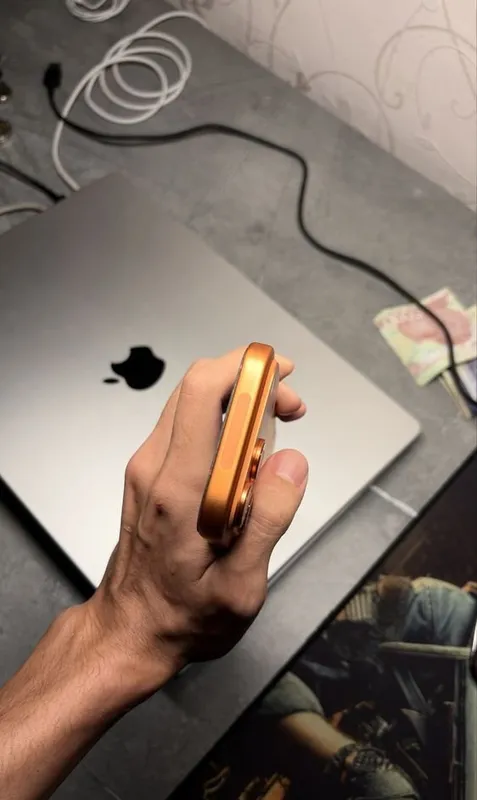 iPhone 17pro 1TB 93% orange 4 iPhone 17pro 1TB 93% orange 4