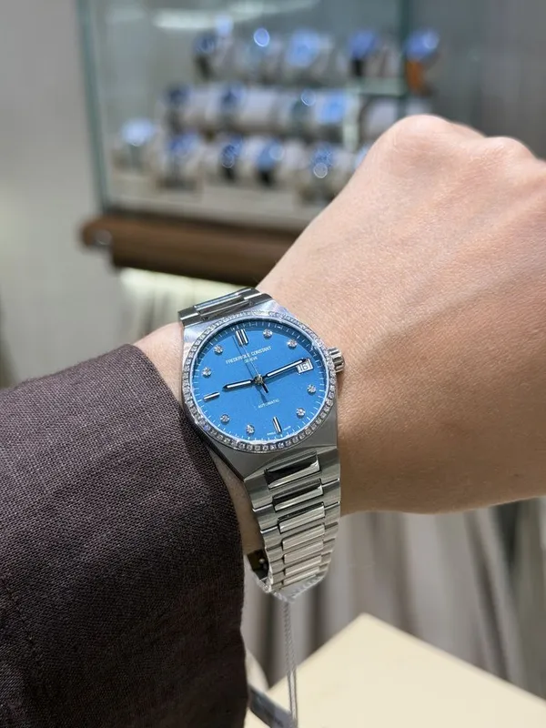 Женские часы Frederique Constant Highlife Automatic с бриллиантами 7 Женские часы Frederique Constant Highlife Automatic с бриллиантами 7