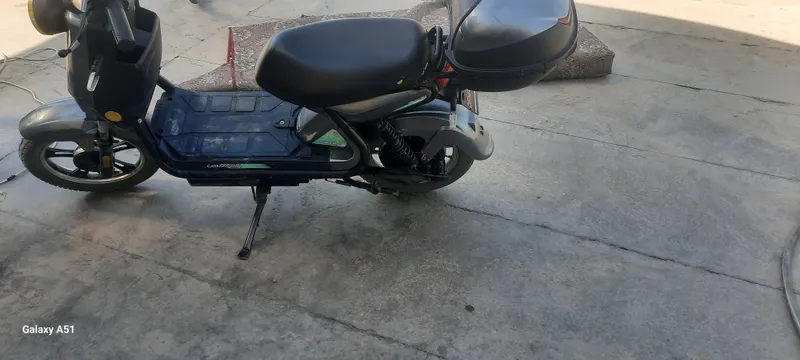 skuter sotiladi naxt 30000 bolsa beriladi — фото 1