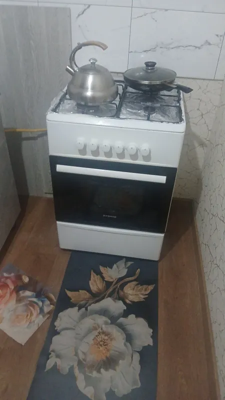 Срочно фемас газ плита сотилади.
